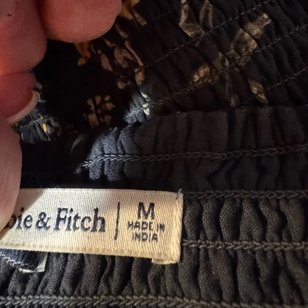 Abercrombie & Fitch flattering floral